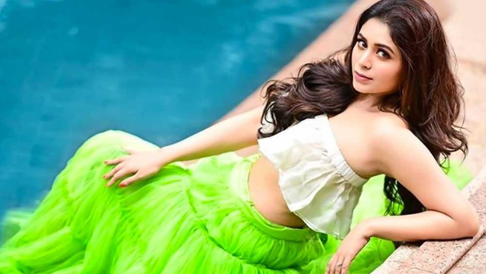 অভিনেত্রী ঋতাভরীর ভিডিও ভাইরাল, নেটদুনিয়া তোলপাড়! - Chief TV