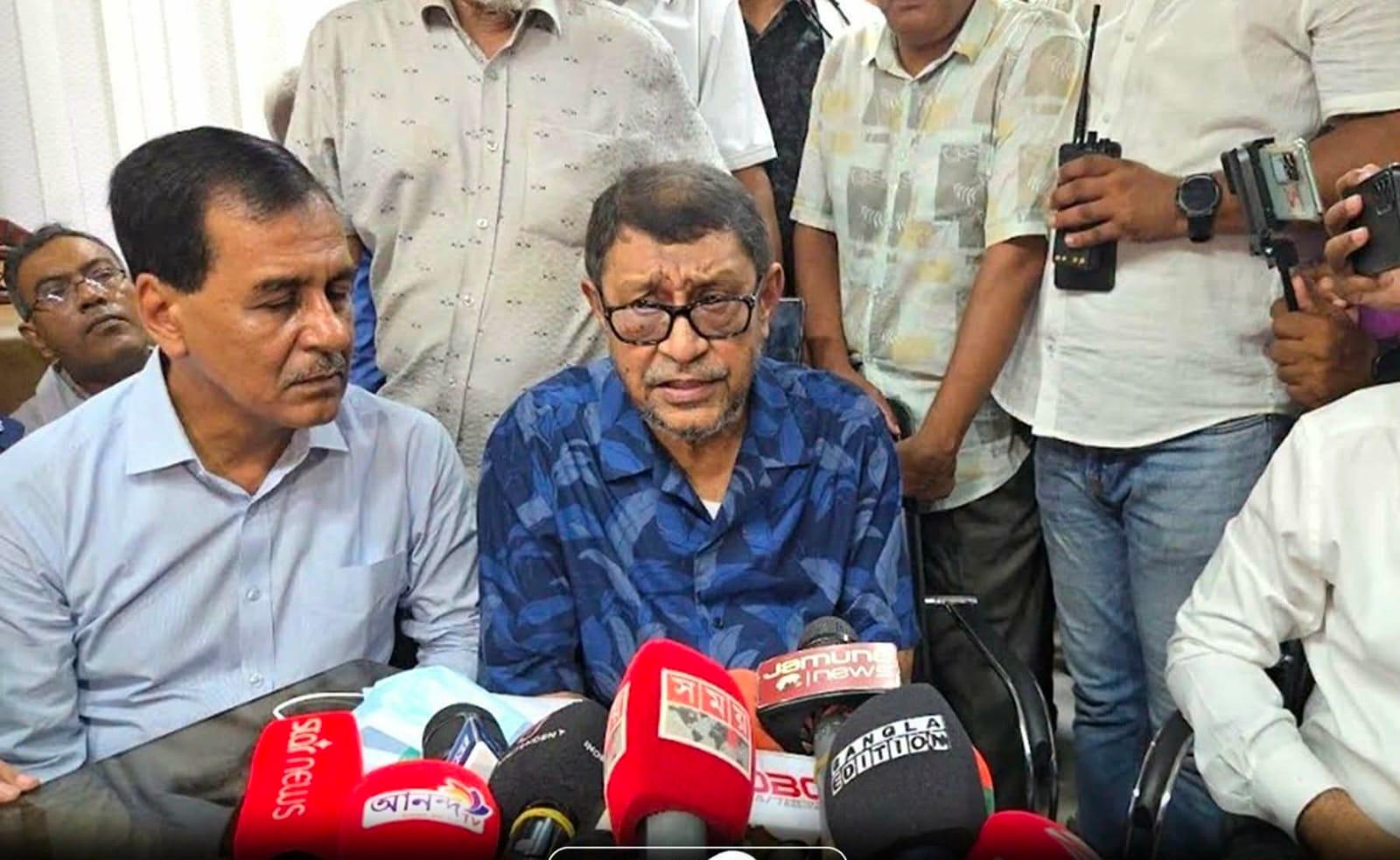 নওগাঁয় হাসপাতাল পরিদর্শনে স্বাস্থ্যমন্ত্রী, দিলেন নতুন পরিকল্পনা - Chief TV