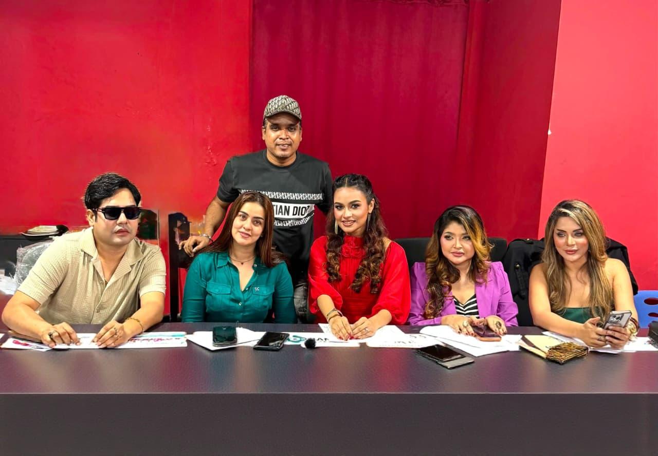 নতুনদের নিয়ে রানওয়ে মাতাতে প্রস্তুত ফ্যাশন উইক - Chief TV