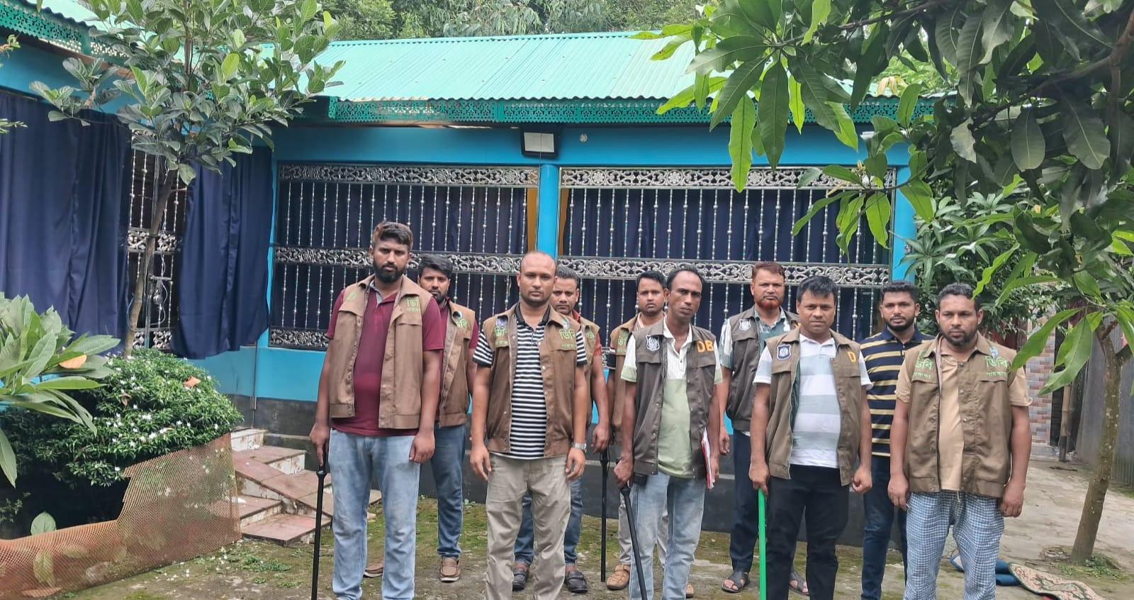 গাইবান্ধায় সান্দারপট্টিতে ডিবি পুলিশের মাদকবিরোধী অভিযান - Chief TV