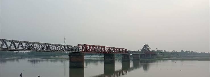 মেয়াদোত্তীর্ণ সেতু যেন মরণফাঁদ, ঝুঁকিতে হাজারো মানুষ - Chief TV