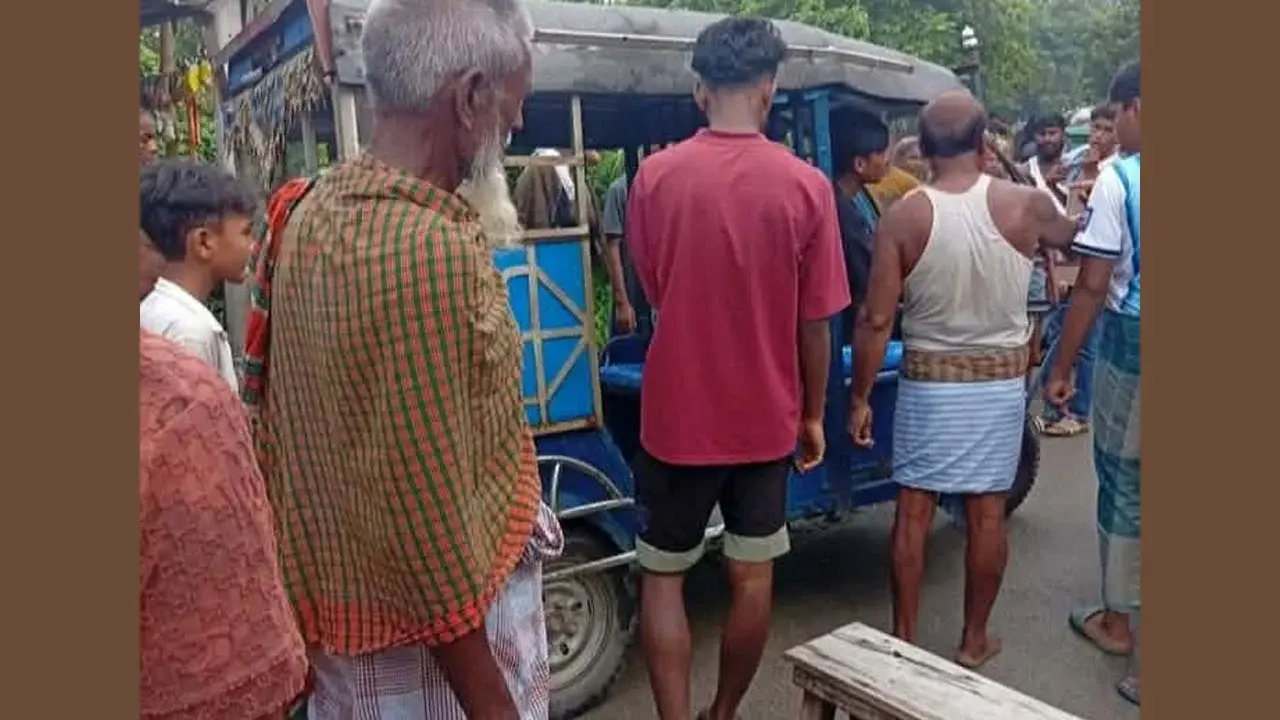মেঘনায় অটোরিকশার ধাক্কায় শিশুর করুণ মৃত্যু, চালক পলাতক - Chief TV