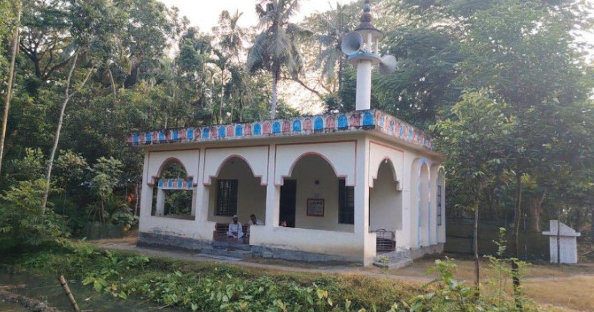 মসজিদের ইমাম-খাদেমের বদলে সাম্মানীর তালিকায় জামায়াত নেতাদের নাম - Chief TV
