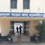 ময়মনসিংহে শিশু ওপর ধসে পড়ল দেওয়াল - Chief TV