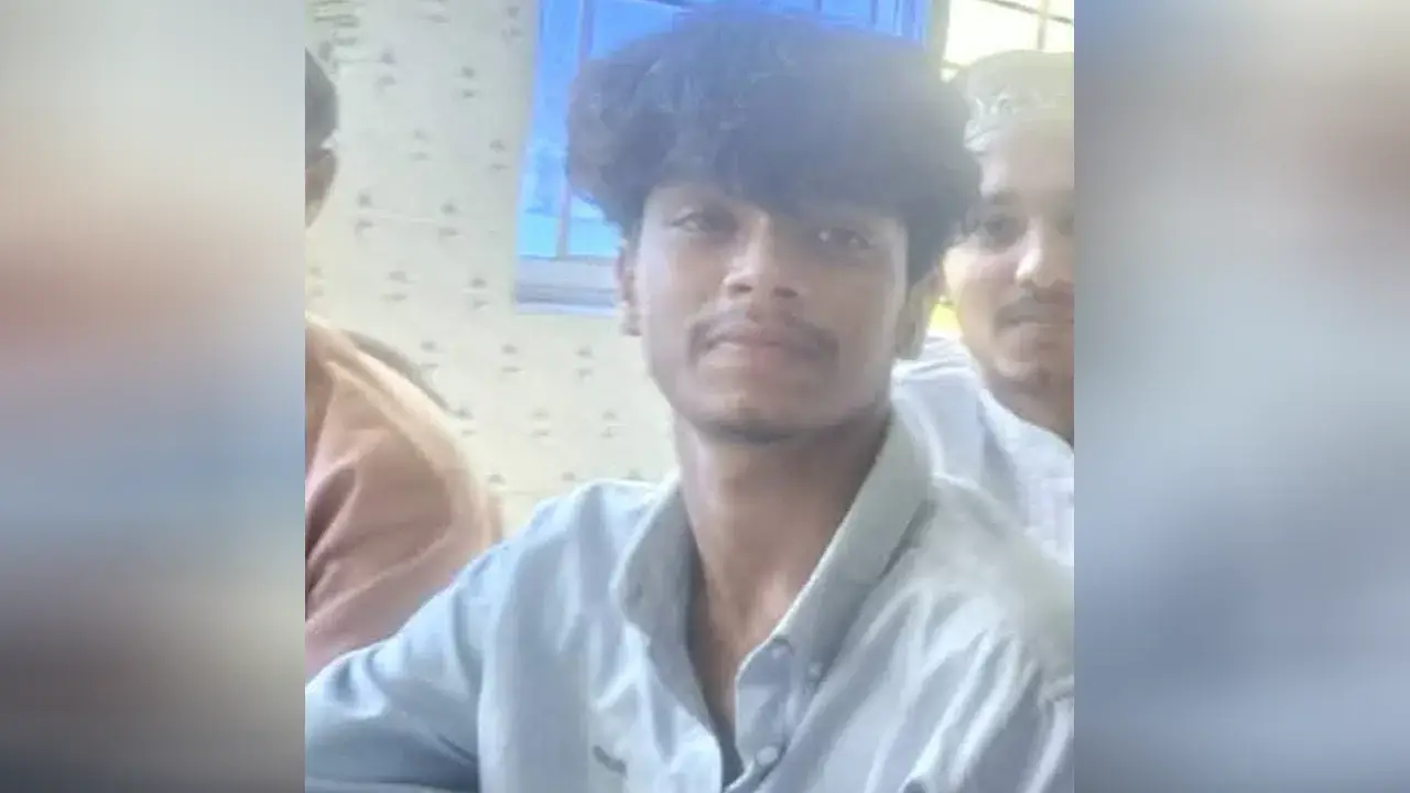 রায়গঞ্জে সড়ক দুর্ঘটনায় প্রাণ গেল কলেজছাত্র আসিফের - Chief TV