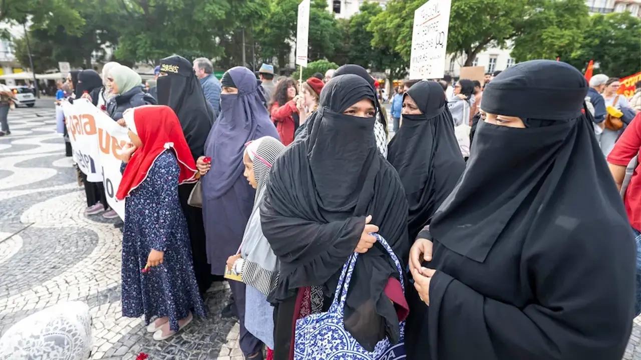 প্রকাশ্যে বোরকা নিষিদ্ধ করল পর্তুগাল, নতুন আইন জারি - Chief TV