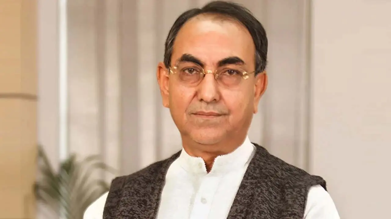 দুর্নীতির ১৫ মামলায় খালাস পেলেন মির্জা আব্বাস - Chief TV