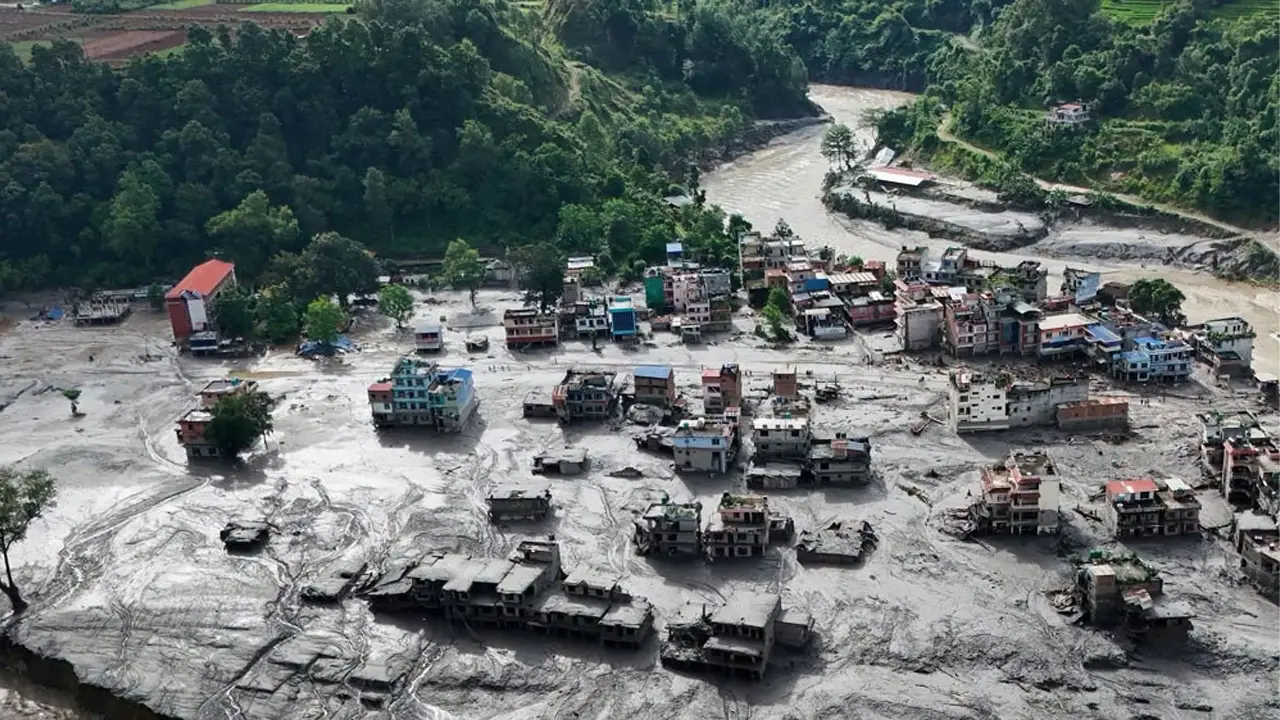 নেপালে বন্যা ও ভূমিধসে নিহতের সংখ্যা বেড়ে ২৮৯ - Chief TV