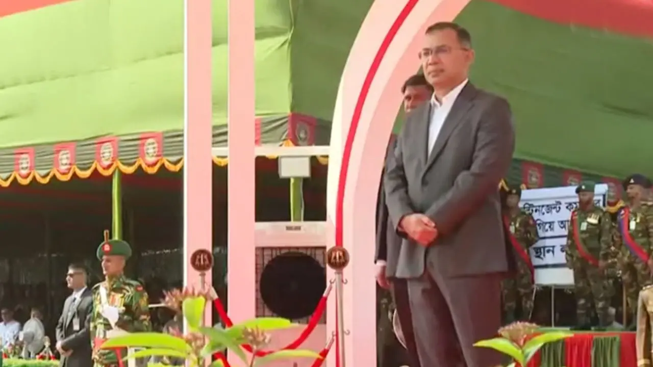 সেনাবাহিনীর ৭টি ইউনিটকে জাতীয় পতাকা প্রদান করলেন প্রধানমন্ত্রী - Chief TV