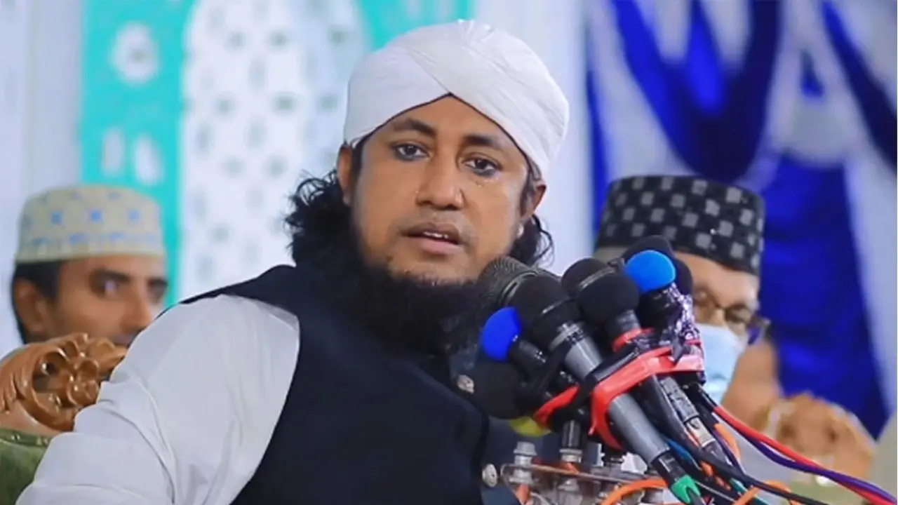 চুমা দেওয়া সুন্নত মৌলভিরা কয়: গিয়াস উদ্দিন তাহেরী - Chief TV