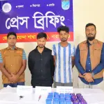 সোনারগাঁয়ে বাসের সিটে মিলল ২৩ হাজার ইয়াবা, গ্রেপ্তার ৩ - Chief TV