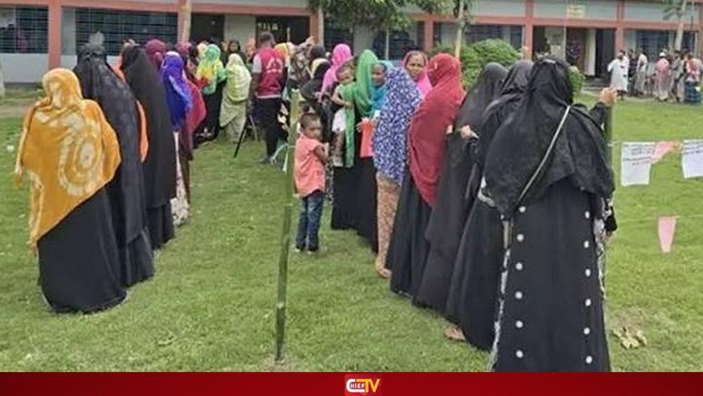 নারী ভোটারদের কেন্দ্রে প্রবেশ নিয়ে ইসির নতুন নির্দেশনা - Chief TV