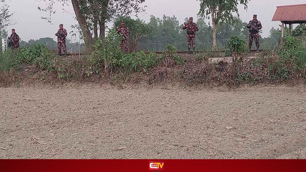 জয়পুরহাট সীমান্তে অতিরিক্ত বিজিবি মোতায়েন - Chief TV