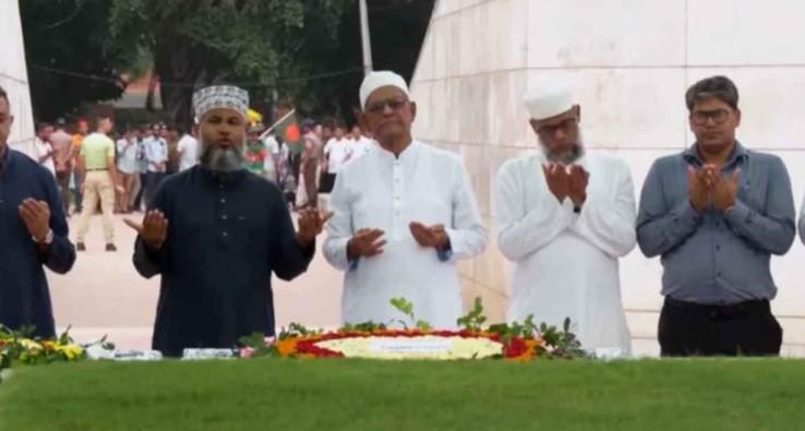জিয়াউর রহমান ও খালেদা জিয়ার সমাধিতে শ্রদ্ধা জানালেন নতুন রাষ্ট্রপতি - Chief TV
